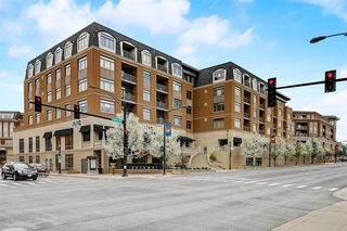 600 W Touhy Avenue Unit 207