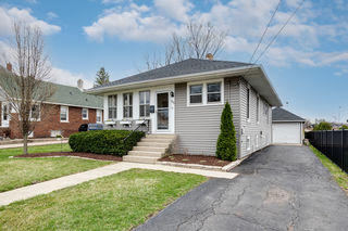 222 E Illinois Street
