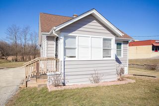 2110 N Green Bay Road