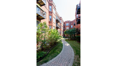 1259 W Granville Avenue Unit 3
