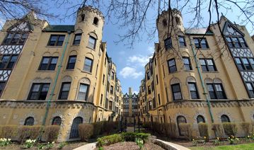 4215 N Kedvale Avenue Unit 2K