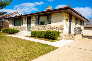 2504 Marshall Parkway