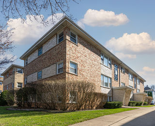 6822 N Northwest Highway Unit GC