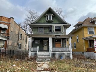 327 N Menard Avenue