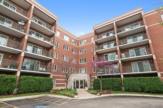 5320 N Lowell Avenue Unit 208