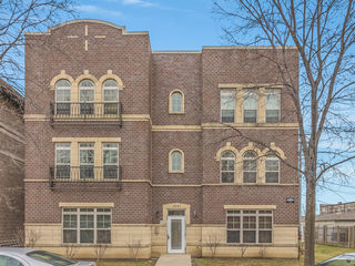 3843 S Langley Avenue Unit 102