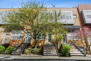 1811 N Rockwell Street Unit I