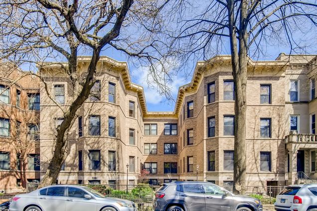 846 W Newport Avenue Unit 3S Chicago, IL Condo Sold - Photo 1 of 17. Opens carousel modal