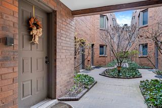 1906 N Mohawk Street Unit 23
