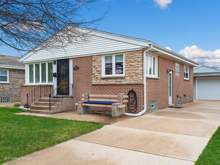 5032 N Ozark Avenue