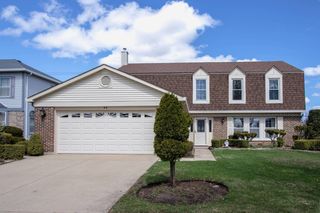 44 E Canterbury Lane