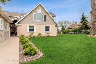 4022 W Lake Shore Drive