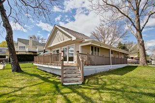 19 Lakeside Lane