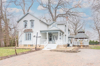 110 W Oneida Avenue