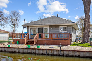 32 Lakeside Lane