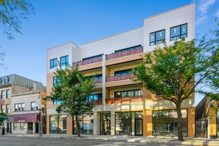 4024 N Lincoln Avenue Unit 2C