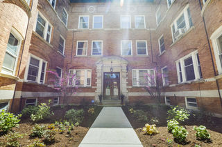 629 W Barry Avenue Unit 3E