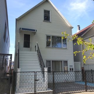 2434 W 45th Place