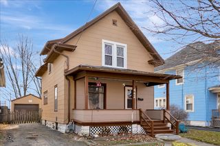 442 Woodlawn Avenue