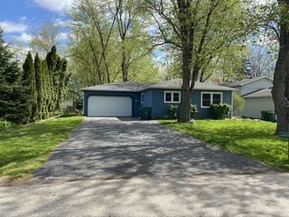 4 S Lake Avenue