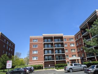 6430 W Berteau Avenue Unit 509