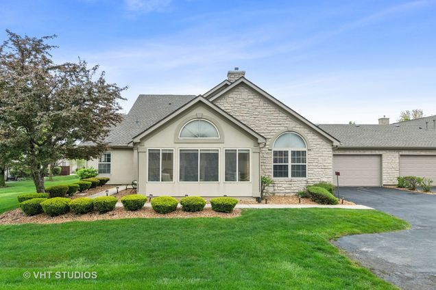 18210 Murphy Circle Tinley Park, IL Townhouse Sold - Photo 1 of 15. Opens carousel modal