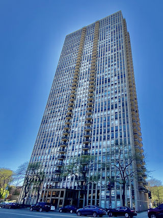 1660 N La Salle Street Unit 811
