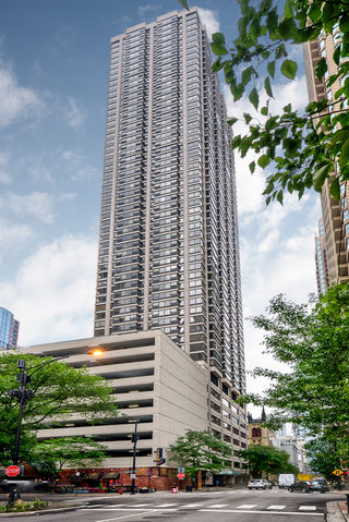 30 E Huron Street Unit 1308