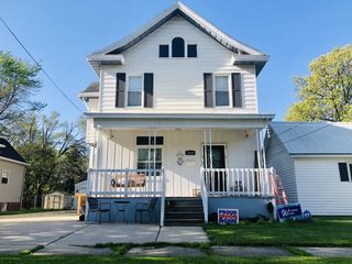 1610 W Locust Street