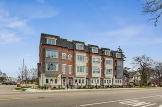 1233 Gateway Court