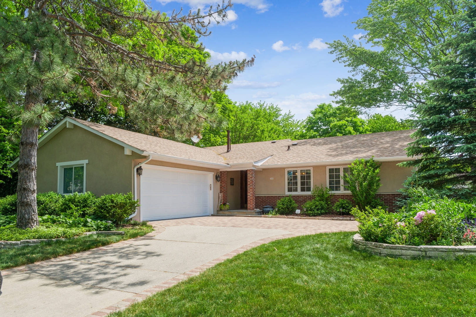 105 S Deerpath Dr, Vernon Hills, IL 60061 Estately 🧡 MLS 11112715