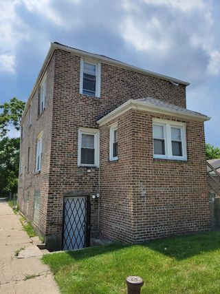 1401 W 109th Place