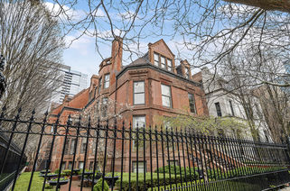 1919 S Prairie Avenue Unit 6