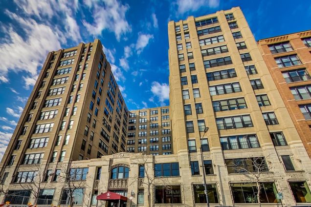 728 W Jackson Boulevard Unit 1202 Chicago, IL Condo Sold - Photo 1 of 21. Opens carousel modal