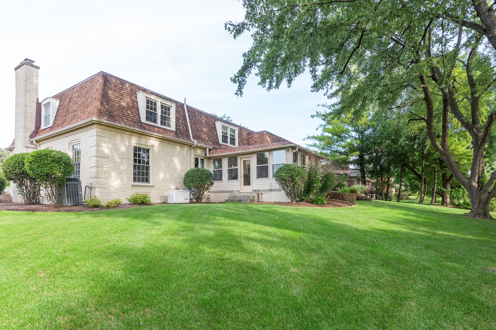 18 Shelburne Dr, Oak Brook, IL 60523 Estately 🧡 MLS 11167833