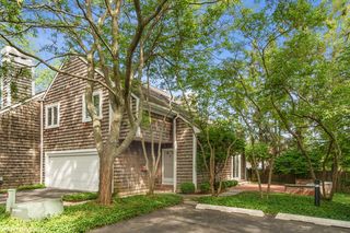 186 E Winthrop Lane