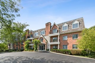 153 E Laurel Avenue Unit 305
