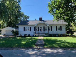 102 E Henry Street