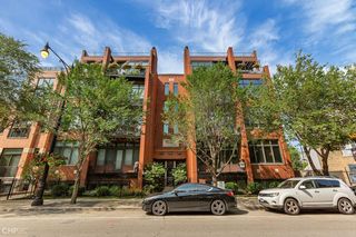 1738 W Belmont Avenue Unit 2F