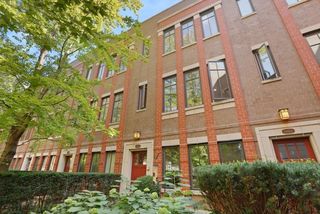 5001 N Lincoln Avenue Unit 3