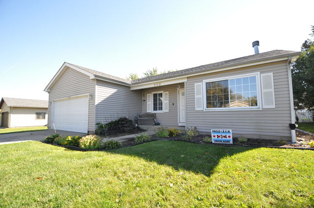 309 Exmoor Drive Streamwood, IL House Sold - Photo 1 of 27. Opens carousel modal