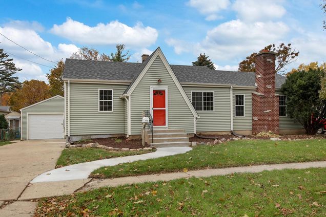 816 Gould Street Woodstock, IL House Sold - Photo 1 of 22. Opens carousel modal