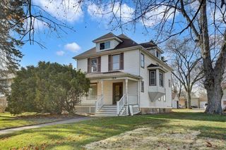 123 N Batavia Avenue