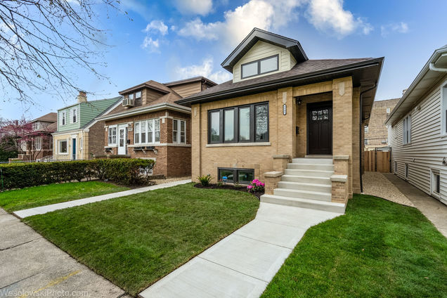 5543 W Giddings Street Chicago, IL House Sold - Photo 1 of 24. Opens carousel modal