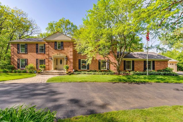 632 Tanglewood Court Lake Forest, IL House Sold - Photo 1 of 79. Opens carousel modal