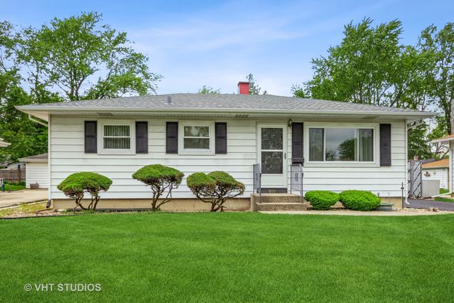 909 Brentwood Drive Joliet, IL House Sold - Photo 1 of 10. Opens carousel modal