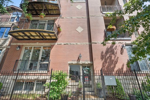 2002 W Race Avenue Unit 2 Chicago, IL Condo Sold - Photo 1 of 22. Opens carousel modal