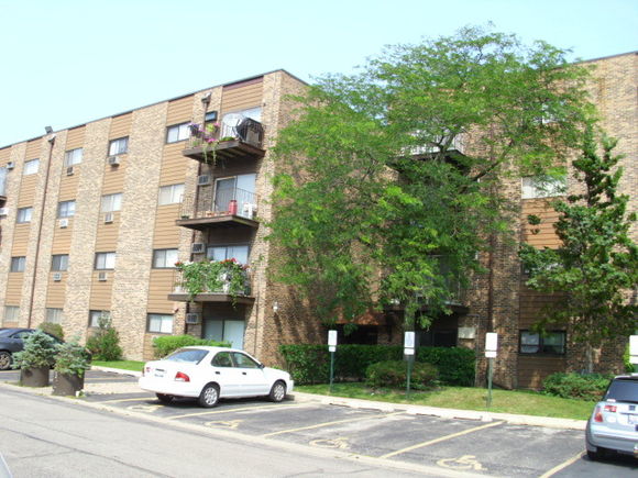 8974 N Western Avenue Unit 114 Des Plaines, IL Condo Sold - Photo 1 of 14. Opens carousel modal
