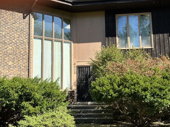 525 Stablewood Lane Lake Forest, IL House Sold - Photo 1 of 23. Opens carousel modal