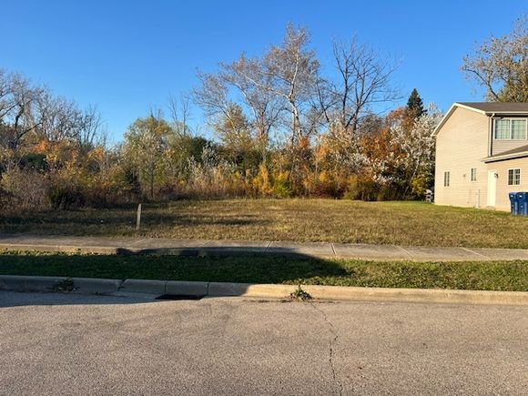 2946 W Country Club Avenue Waukegan, IL Plot of land Active - Photo 1 of 3. Opens carousel modal